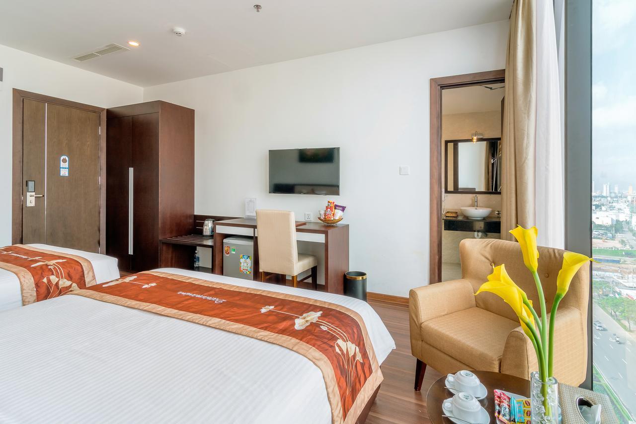 Dana Marina Boutique Hotel Da Nang Bagian luar foto