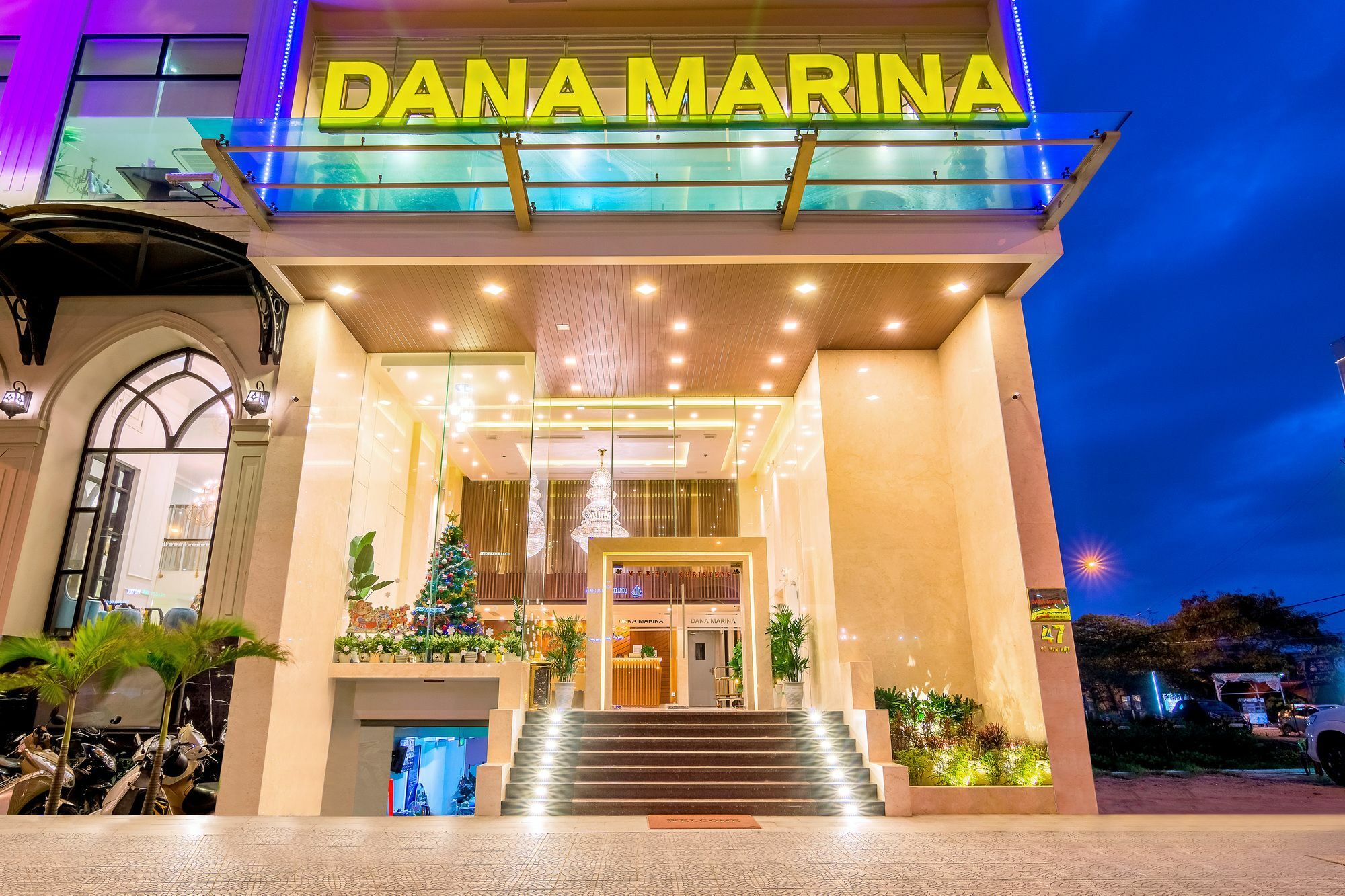 Dana Marina Boutique Hotel Da Nang Bagian luar foto