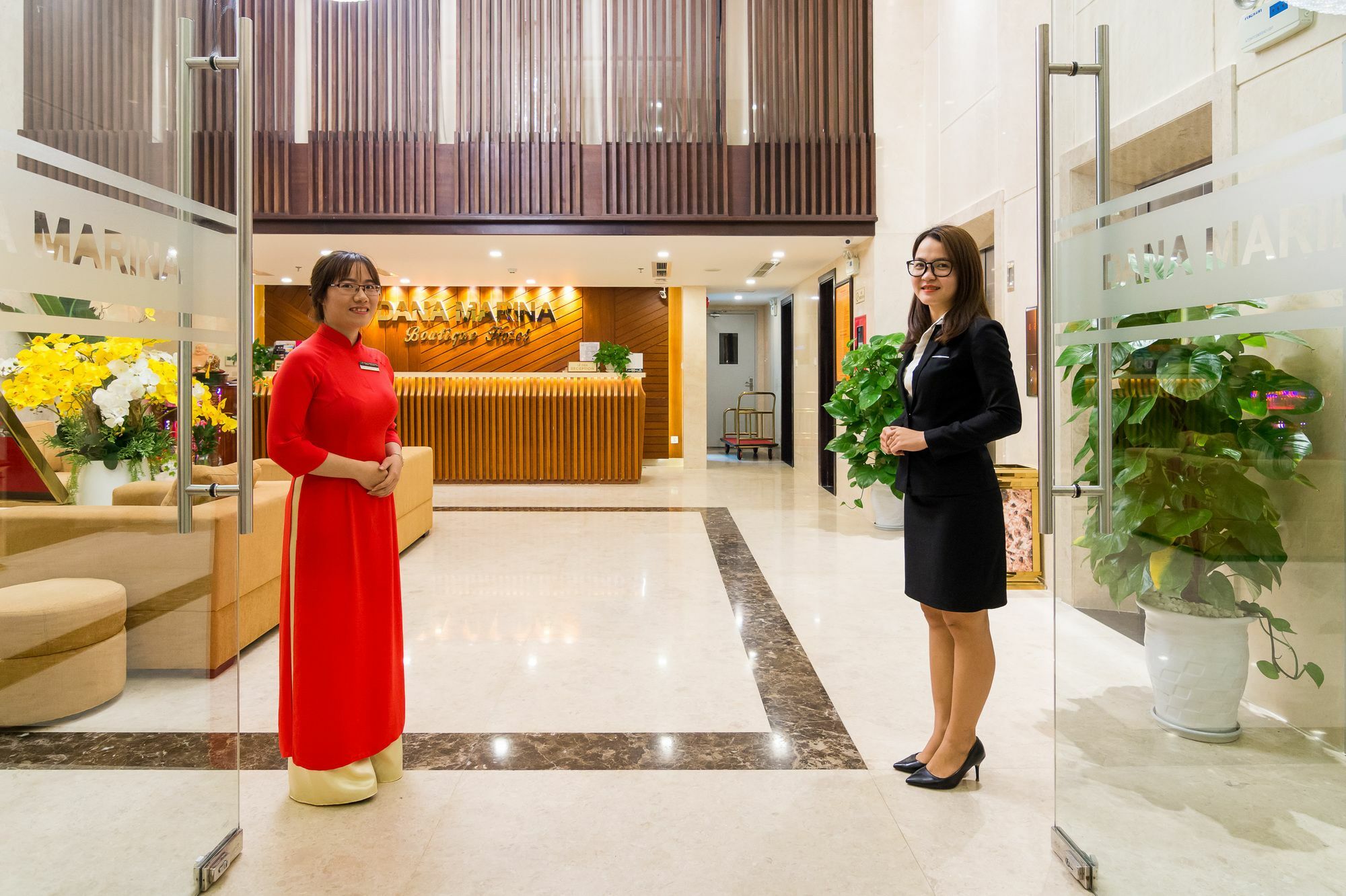 Dana Marina Boutique Hotel Da Nang Bagian luar foto